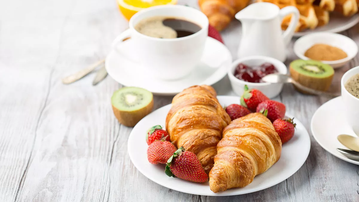 DESAYUNOS Y MERIENDAS