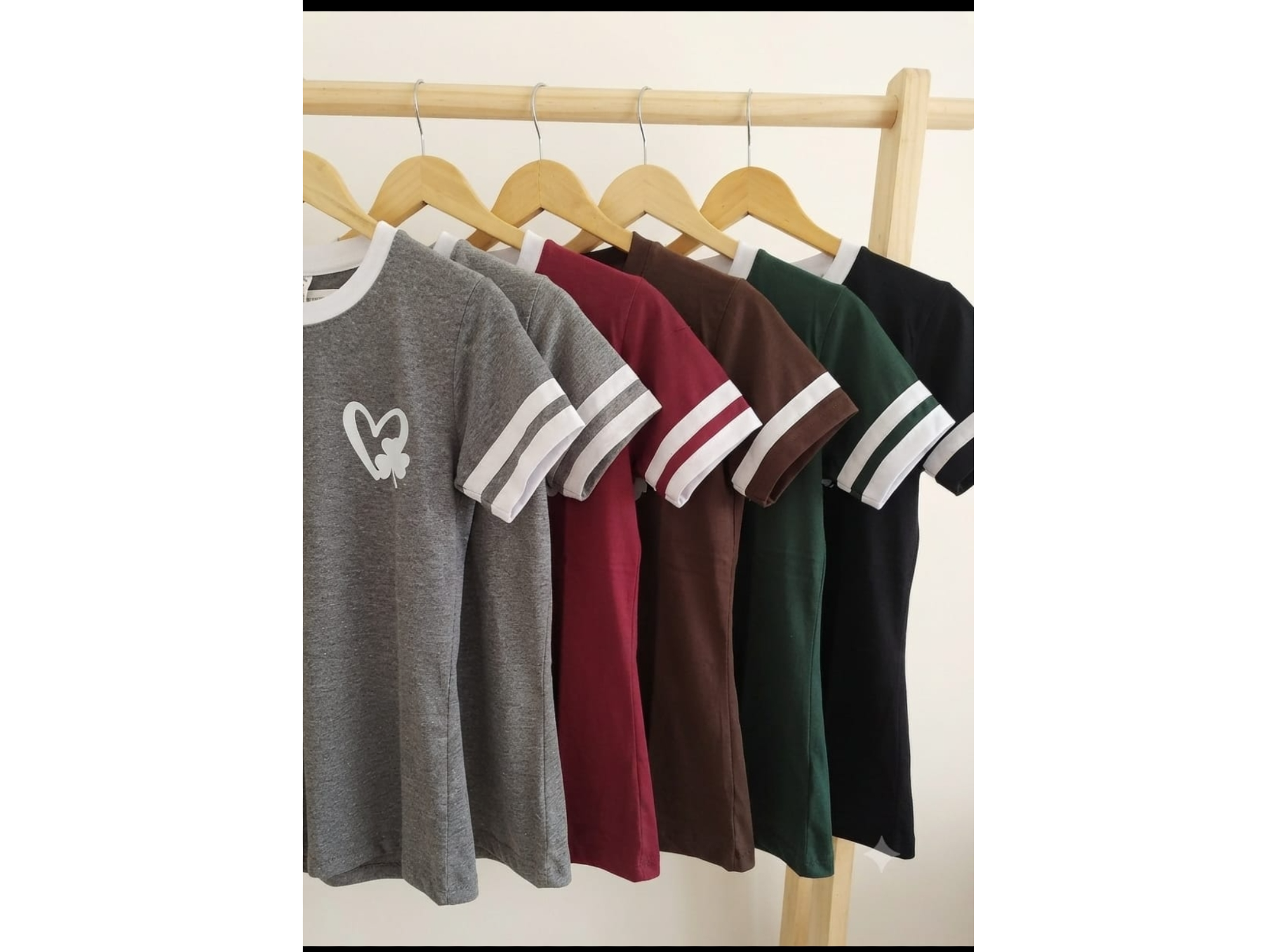 Remera corazón y trébol