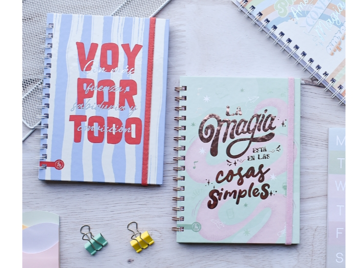 Cuaderno con elástico "Voy por todo"